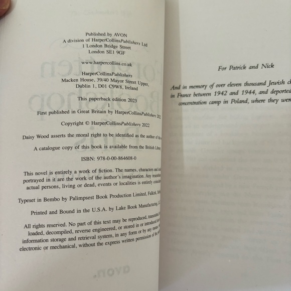 3/$20 📚 The Forgotten Bookshop in Paris Daisy Wood 2023 Avon Paperback - Picture 8 of 8